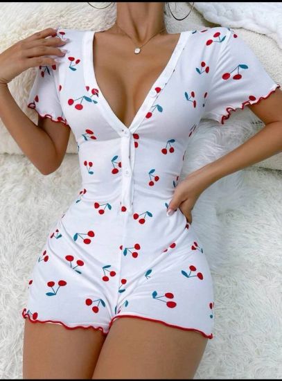 Kadın Göğüs Dekolteli Pinterest Kiraz Desen Full Likralı şort Tulum resmi