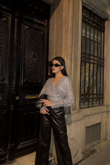 PULLU CROP KRUVAZE BLUZ - Gümüş resmi