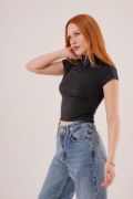 Boğazlı Parlak Kumaş Siyah Crop resmi