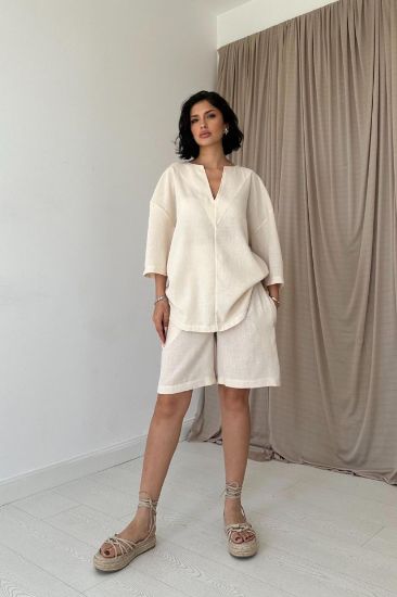 Bej Şort Ve Üst Takım resmi