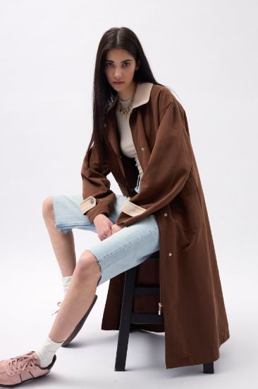 Yaka Detaylı Oversize Trençkot resmi