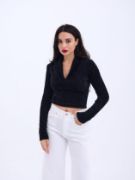 42531 TRİKO SİMLİ YAKALI CROP-SİYAH resmi
