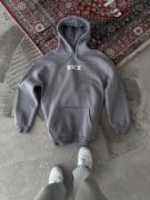 Uzun Kol Kapşonlu Göğüs Baskılı SweatShirt - Gri resmi