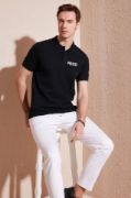 Yakası Düğmeli Yakalı Pike Baskılı T-Shirt - Siyah resmi
